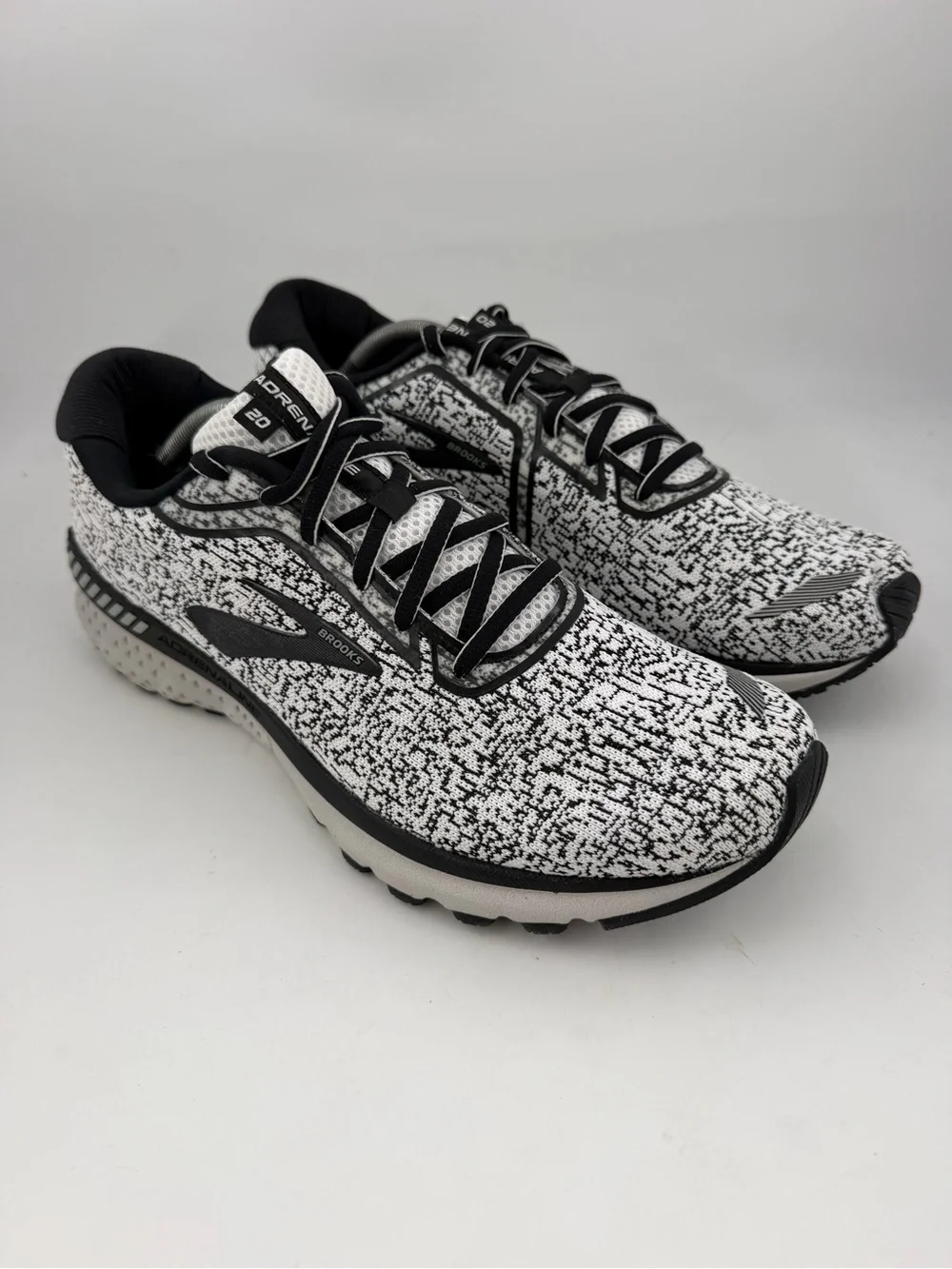 NEW! Brooks Men’s Moab 3 Vent Low - SZ 12- Black White Running Shoes Sneakers